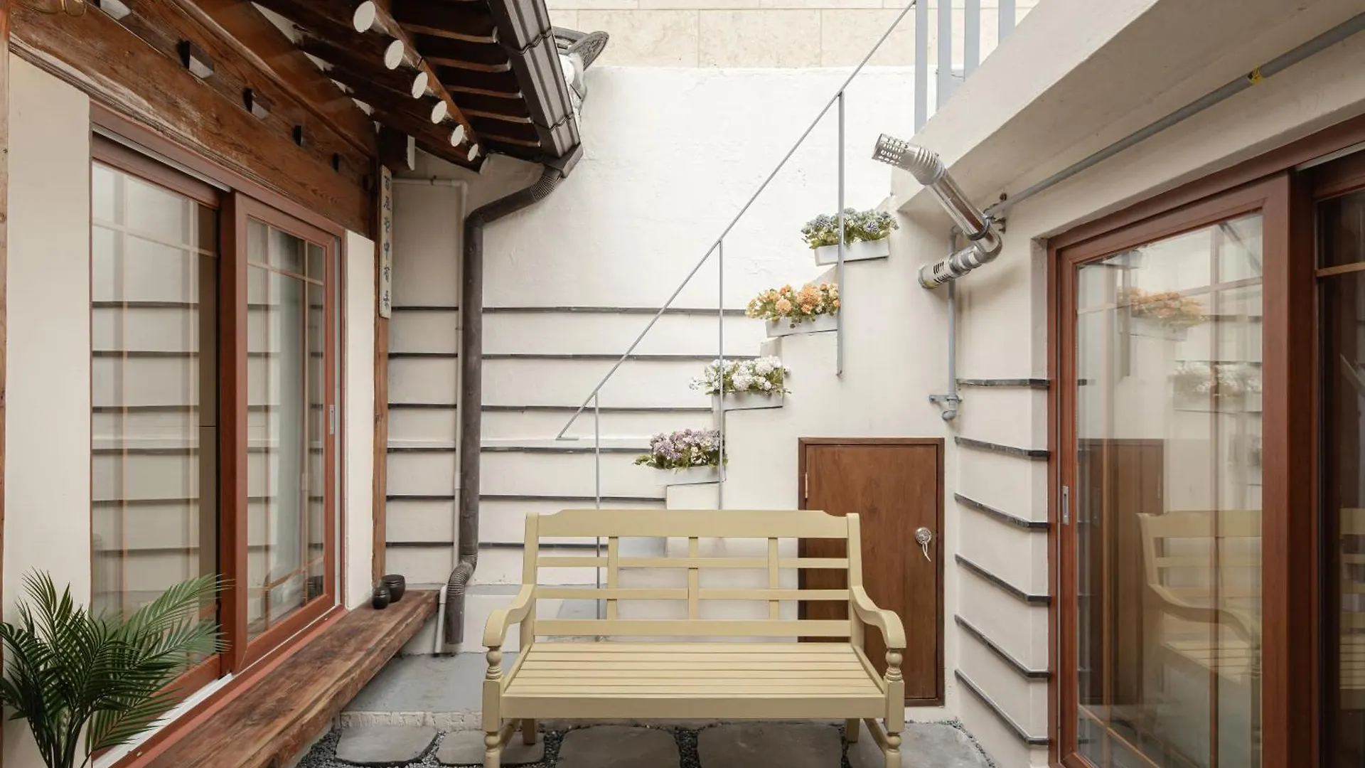 Sabrina At Hanok Seoul Holiday home